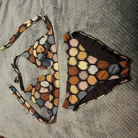 Victorias Secret halter top bikini with 2 bottoms - Picture 2 of 5